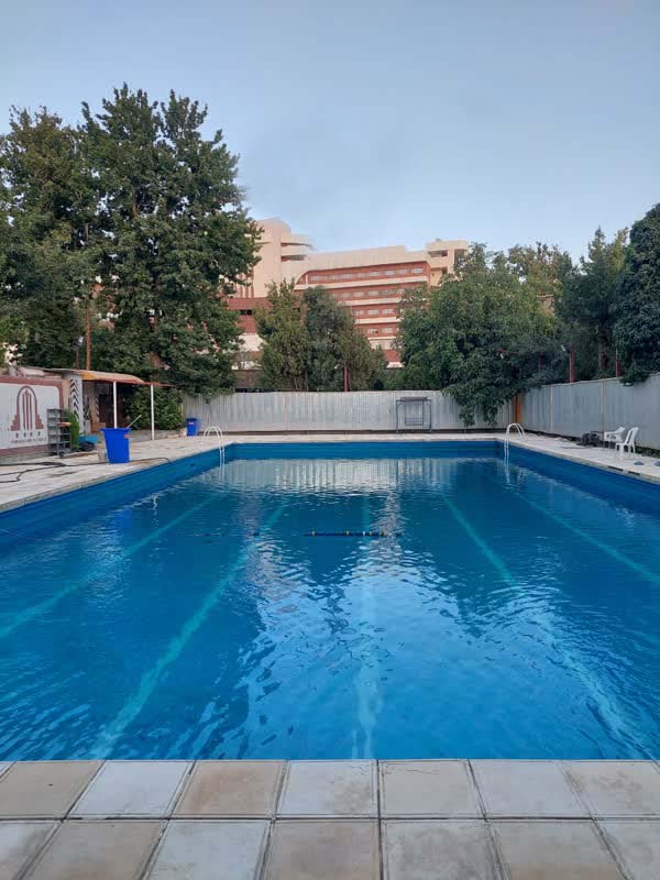 استخر روباز هتل پارسیان بوعلی